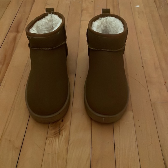 NEW Cozy Toes (Size 8) - Picture 2 of 3